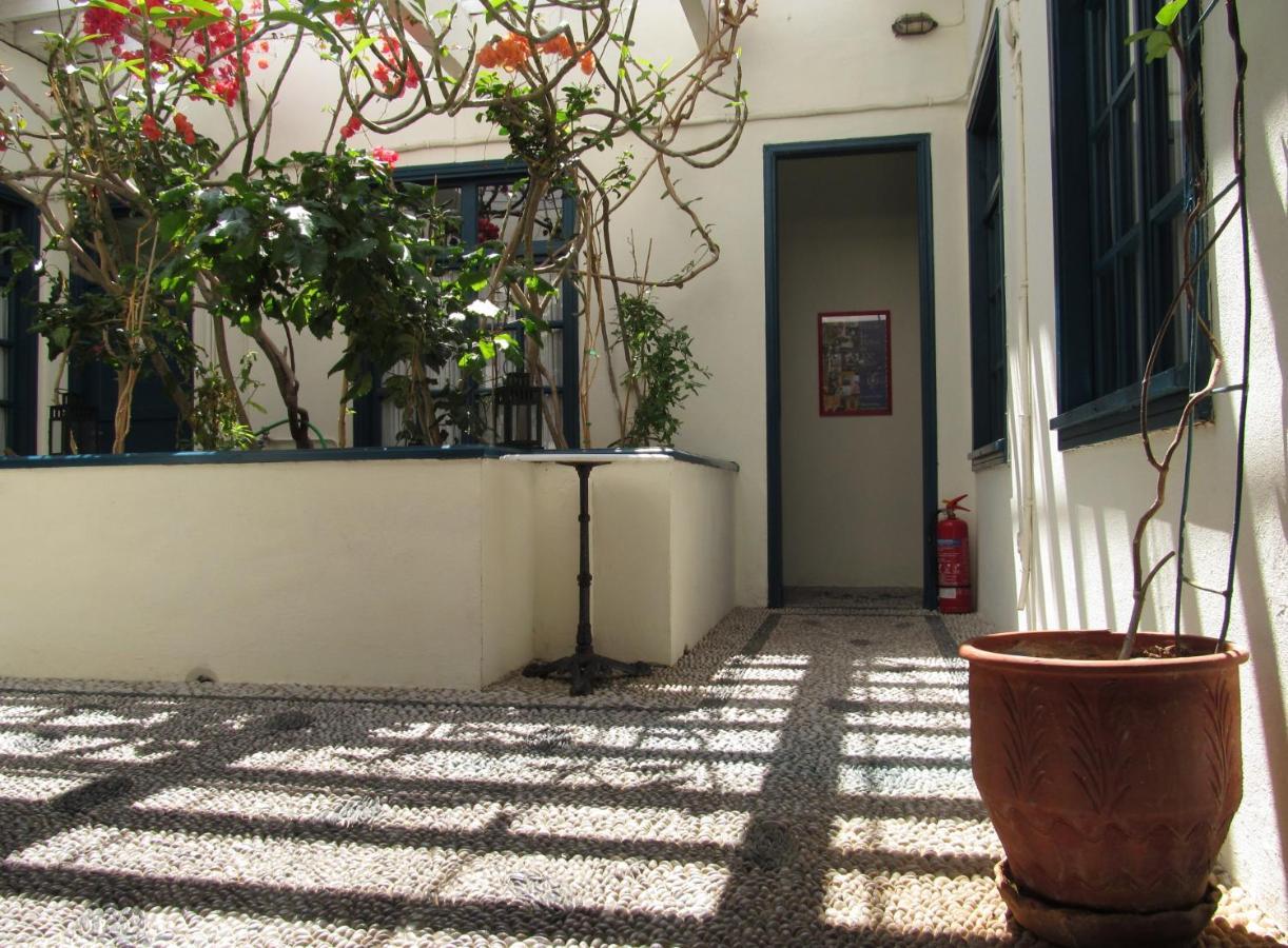 Hotel Aliki Simi Quarto foto